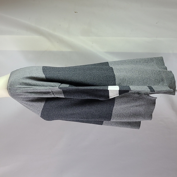 a.n.a Colorblock Sweater - Picture 7 of 13